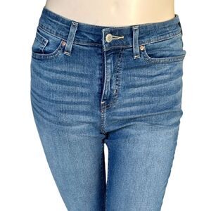 5031....Signature Levi Strauss Mid-Rise Boyfriend Jeans Size 10/30 10"Rise